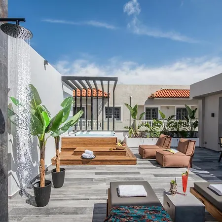 Апартаменты Maison Aqua With Private Mini Pool Jacuzzi *