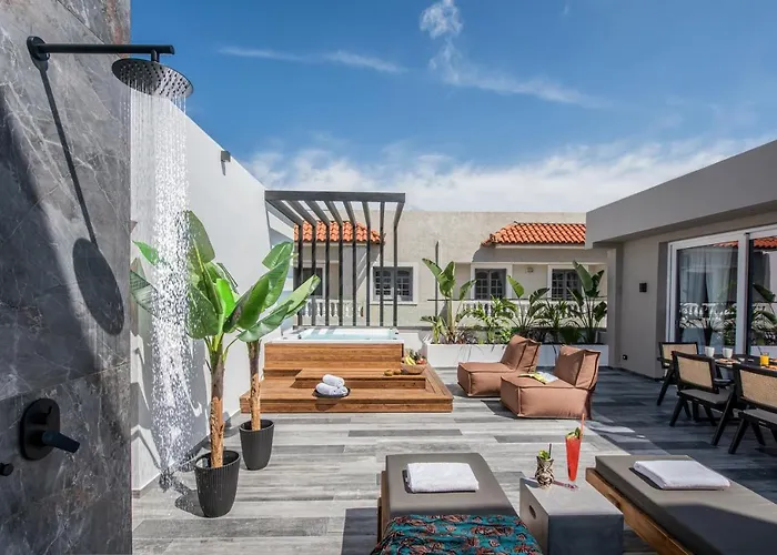 Апартаменты Maison Aqua With Private Mini Pool Jacuzzi *